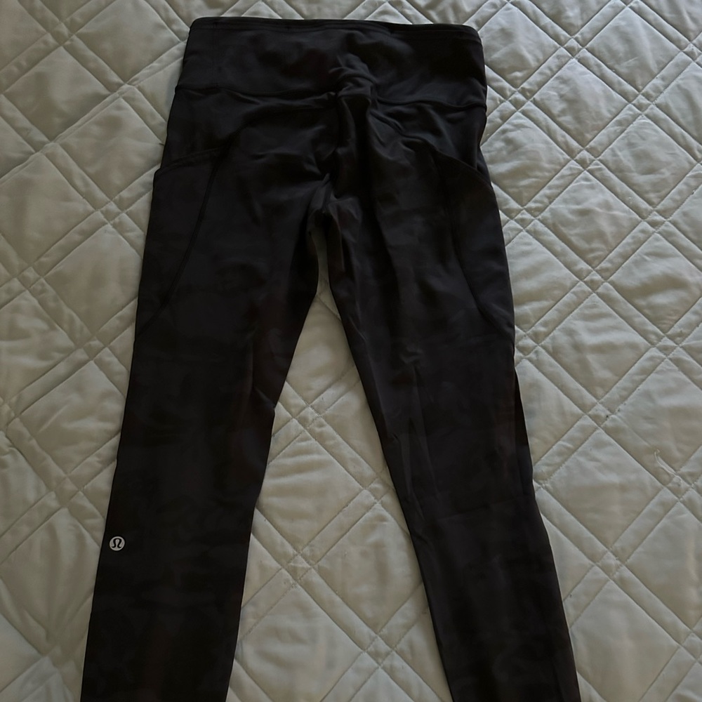 Lululemon camo legging base pace